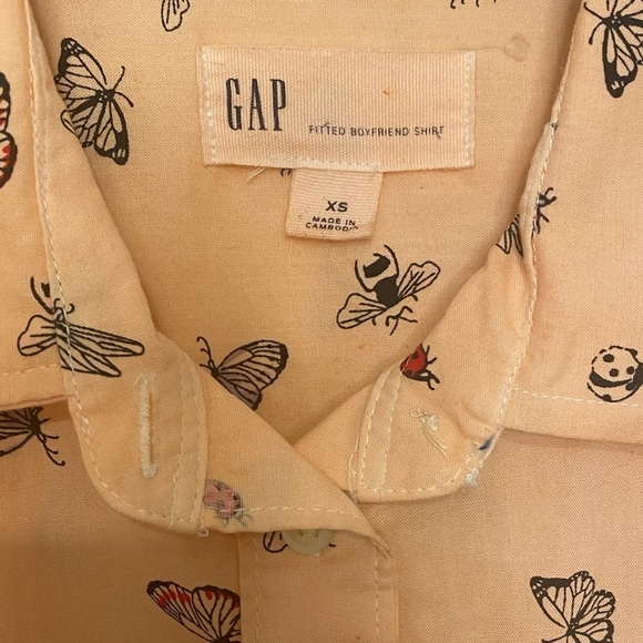 GAP Fitted Boyfriend Shirt Button Down Peach Colored with Bugs Size XS - Picture 8 of 15